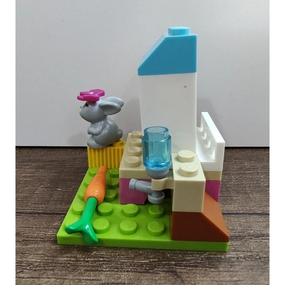 Lego Friends Junior Vet Clinic 10728 Gray Bunny Pen Carrot Bow Water Bottle Lot
